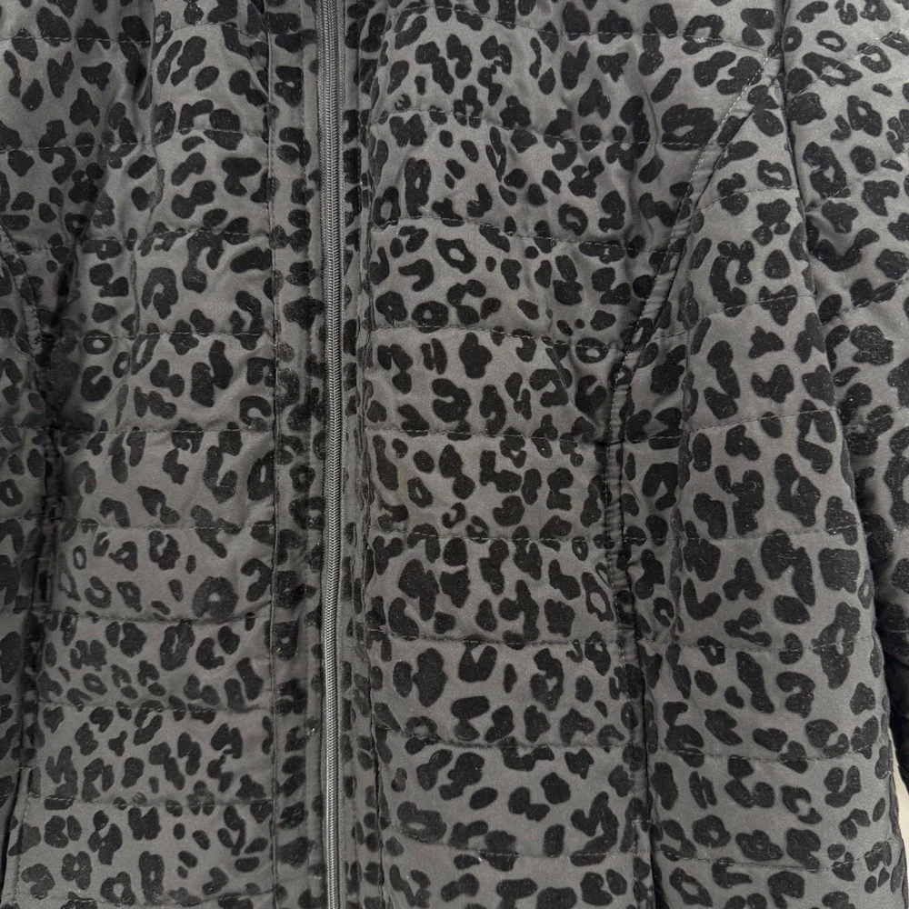 Chicos Women's Leopard Print Black Velvet Quilted Zip Front‎ Jacket Size 1 (M)